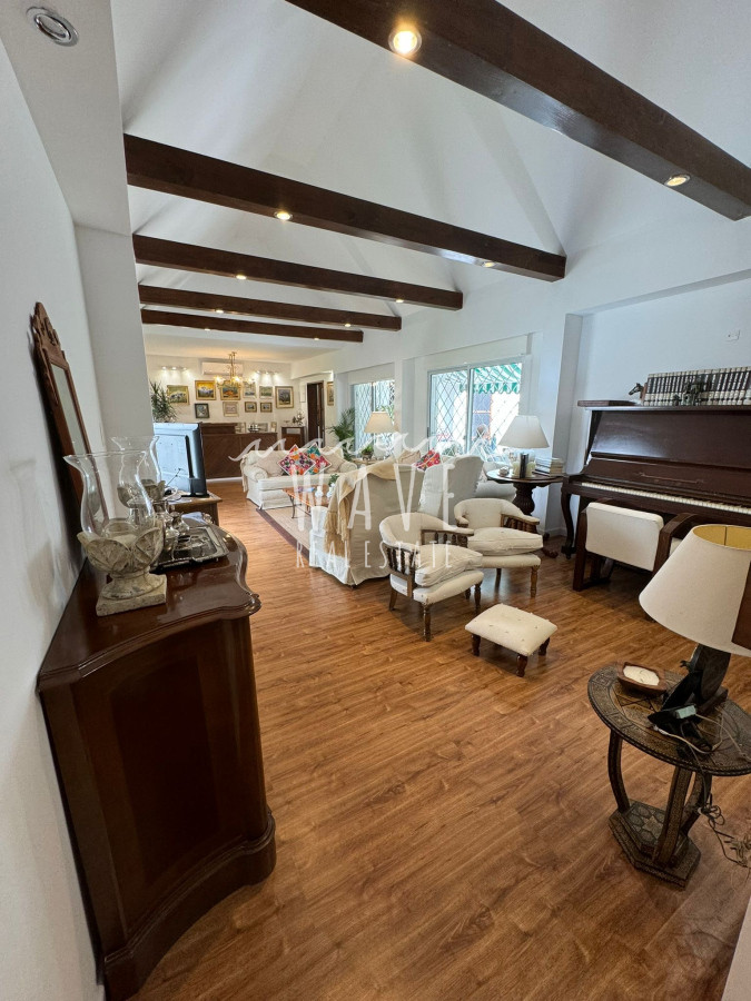 Casa ID.4536 - Venta espectacular casa 4 dormitorios, Cantegril , Punta del Este 