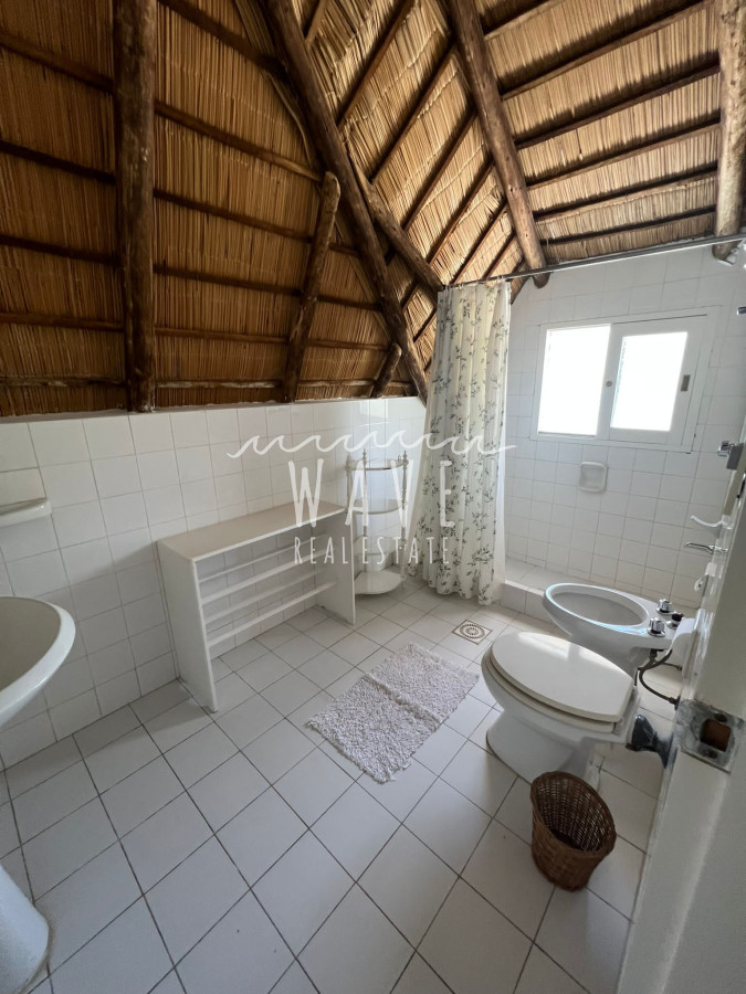Casa ID.1532 - La Barra 3 dormitorios y 2 baños, jardín, parrillero. 