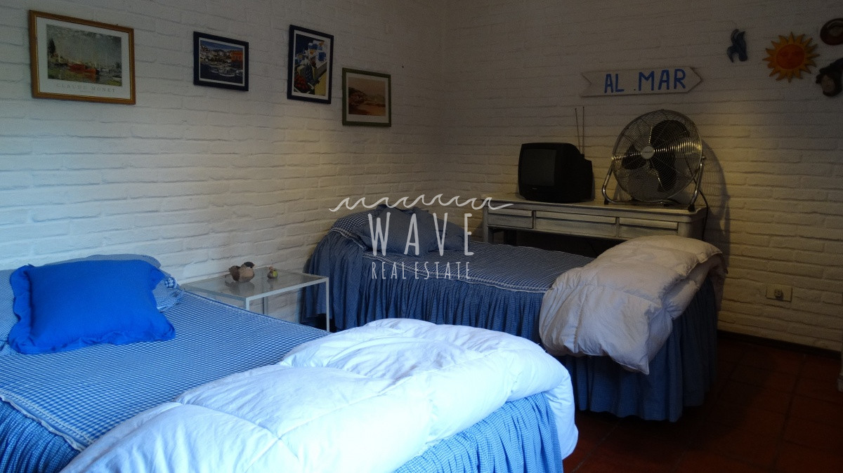 Casa ID.1127 - La Barra, 3 dormitorios, 3 baños, suite con vista al mar, céntrica. 