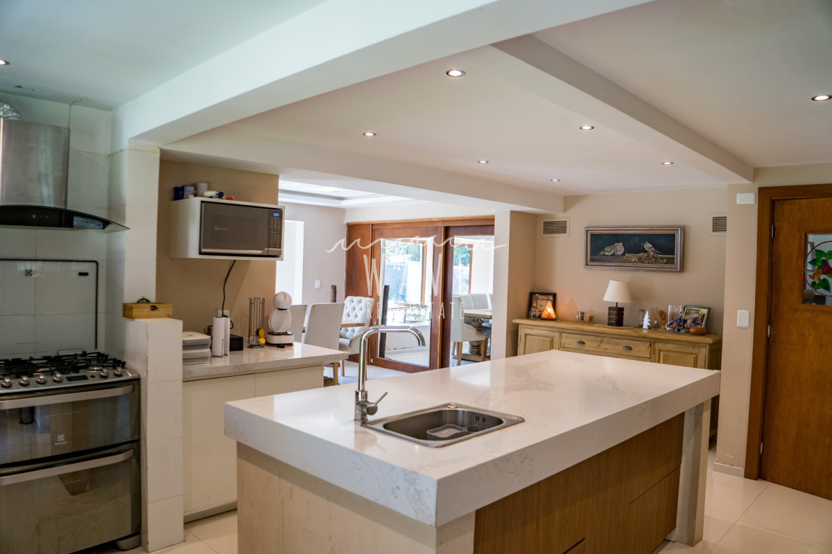 Casa ID.5035 - Alquiler temporal Casa San Rafael Punta del Este, 8 suites, 200 mts del mar! 