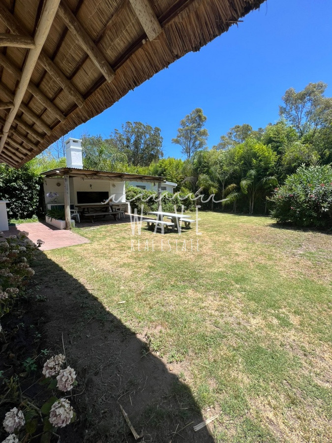 Casa ID.1532 - La Barra 3 dormitorios y 2 baños, jardín, parrillero. 
