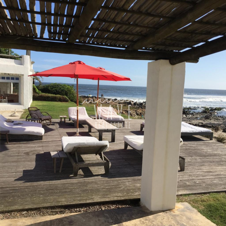 Casa ID.4875 - Alquiler de Casa con 7 dormitorios en La Barra, ubicada frente al mar