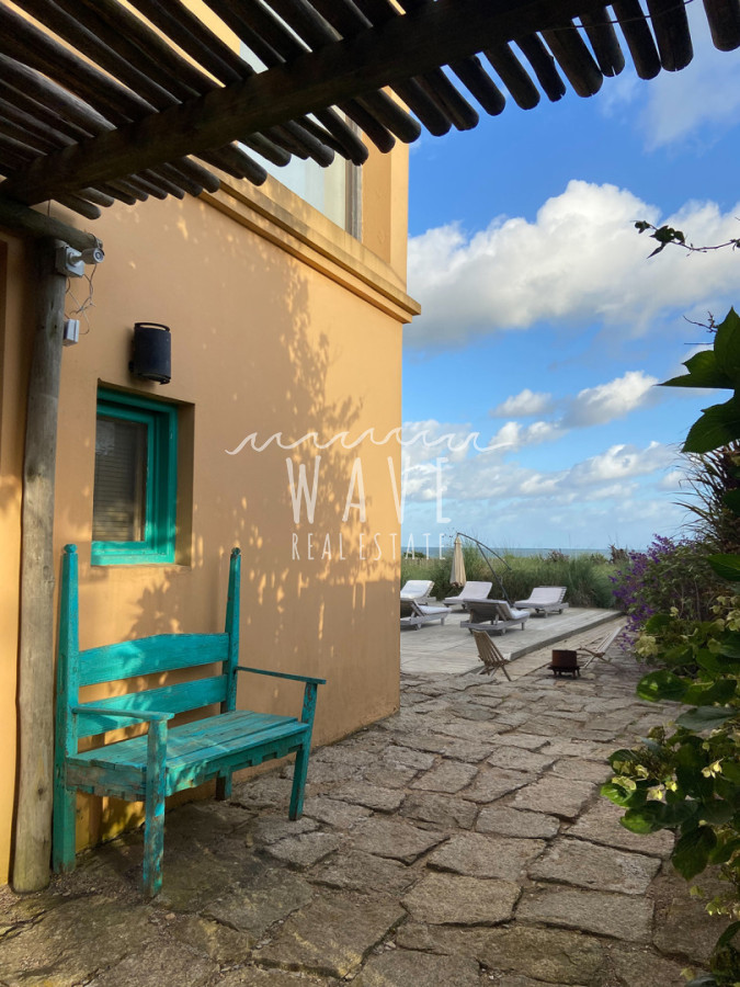 Casa ID.5179 - Venta de casa de 5 dormitorios en Punta Piedras, Manantiales