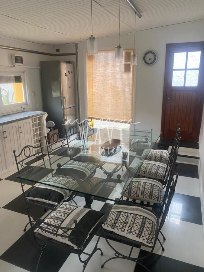 Casa ID.1514 - Manantiales, muy cerca de la playa y a pasos del centro comercial.
