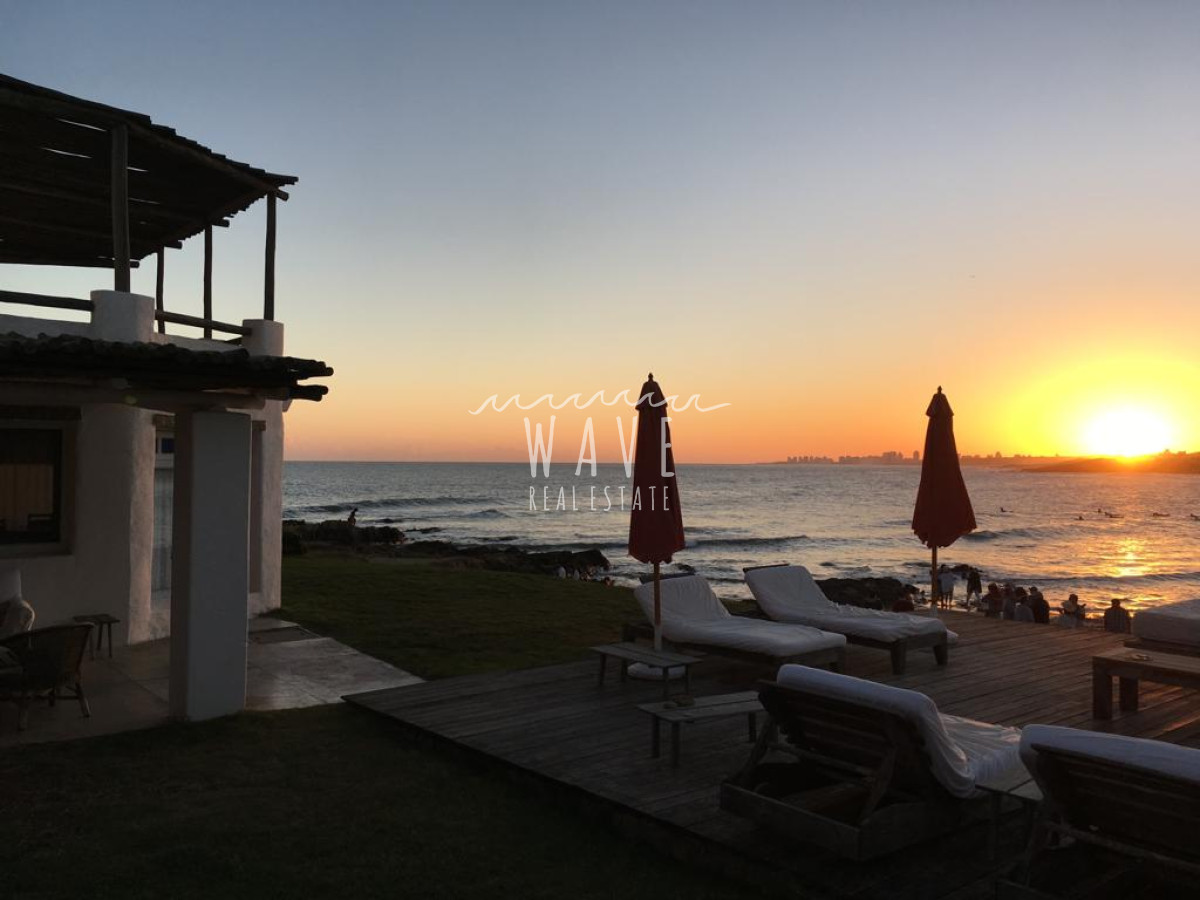 Casa ID.4875 - Alquiler de Casa con 7 dormitorios en La Barra, ubicada frente al mar