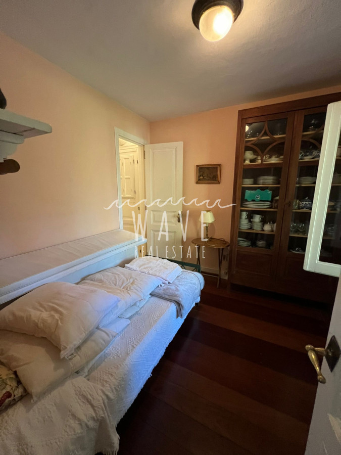 Casa ID.4376 - Alquiler de Verano, Casa con 5 dormitorios en Rincón del indio con piscina 4 mil mts de jardín 