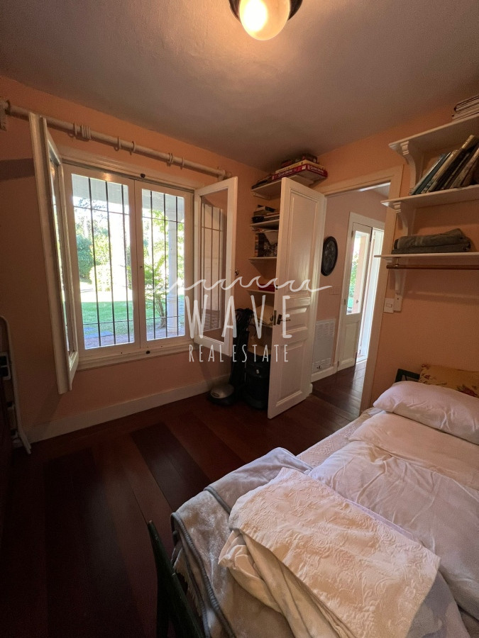 Casa ID.4376 - Alquiler de Verano, Casa con 5 dormitorios en Rincón del indio con piscina 4 mil mts de jardín 