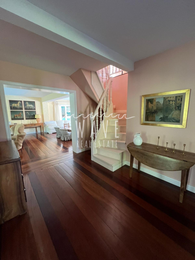 Casa ID.4376 - Alquiler de Verano, Casa con 5 dormitorios en Rincón del indio con piscina 4 mil mts de jardín 