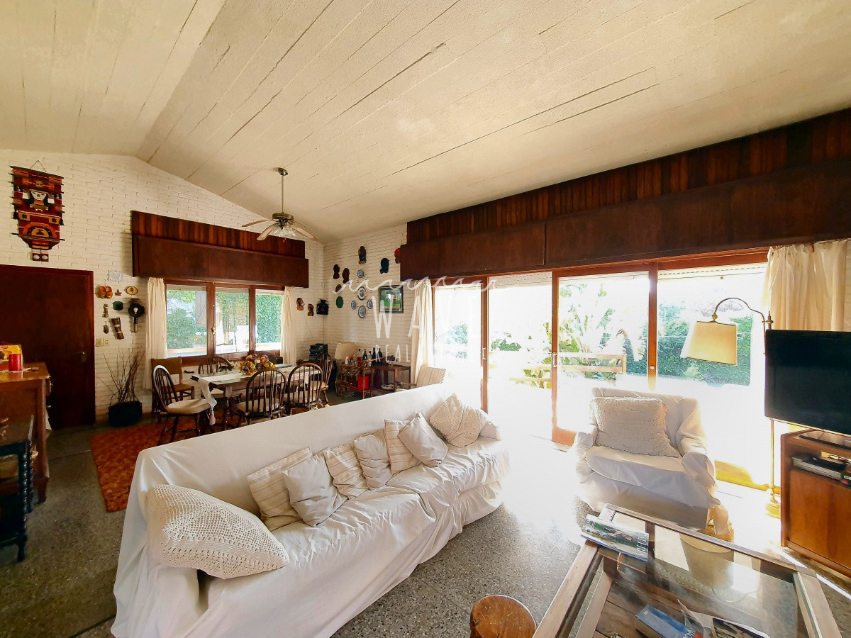 Casa ID.1528 - Alquiler Enero de Casa de 4 dormitorios a 100 mts del mar en Punta del Este.