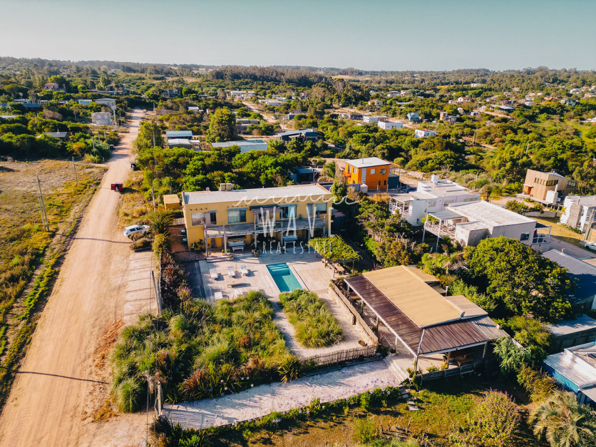 Casa ID.5179 - Venta de casa de 5 dormitorios en Punta Piedras, Manantiales