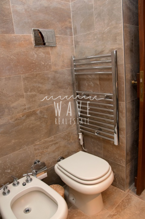 Casa ID.1218 - Alquiler Temporal de Moderna y Confortable casa de 5 dormitorios a pasos del Mar en La Barra, Punta del Este.