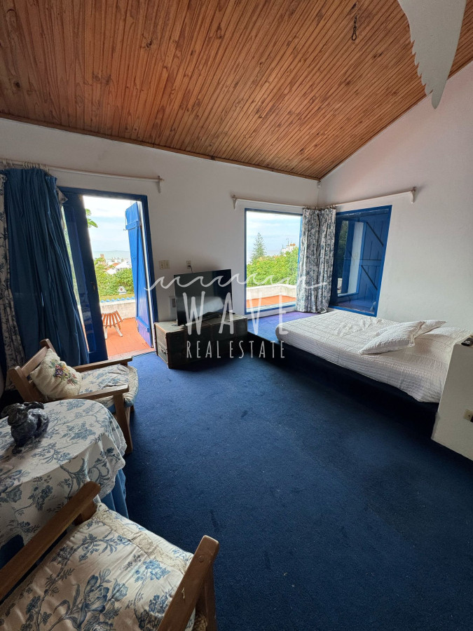 Casa ID.4822 - Venta de casa sobre Ruta 10, La Barra, con 3 dormitorios y 1000 metros de terreno