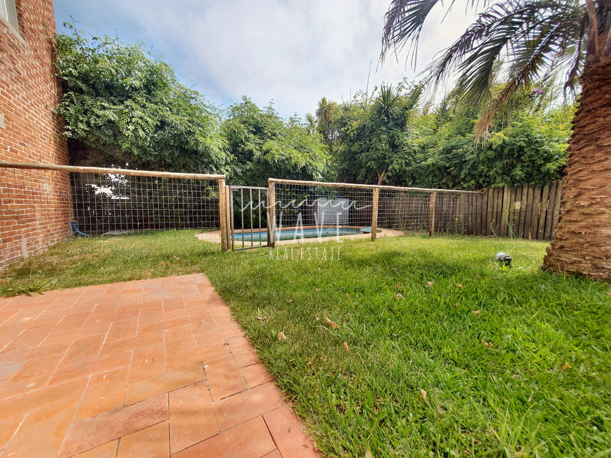 Casa ID.1391 - VENTA Y ALQUILER DE CASA DE 3 DORMITORIOS, 2 SUITES Y 3 BAÑOS EN LA BARRA