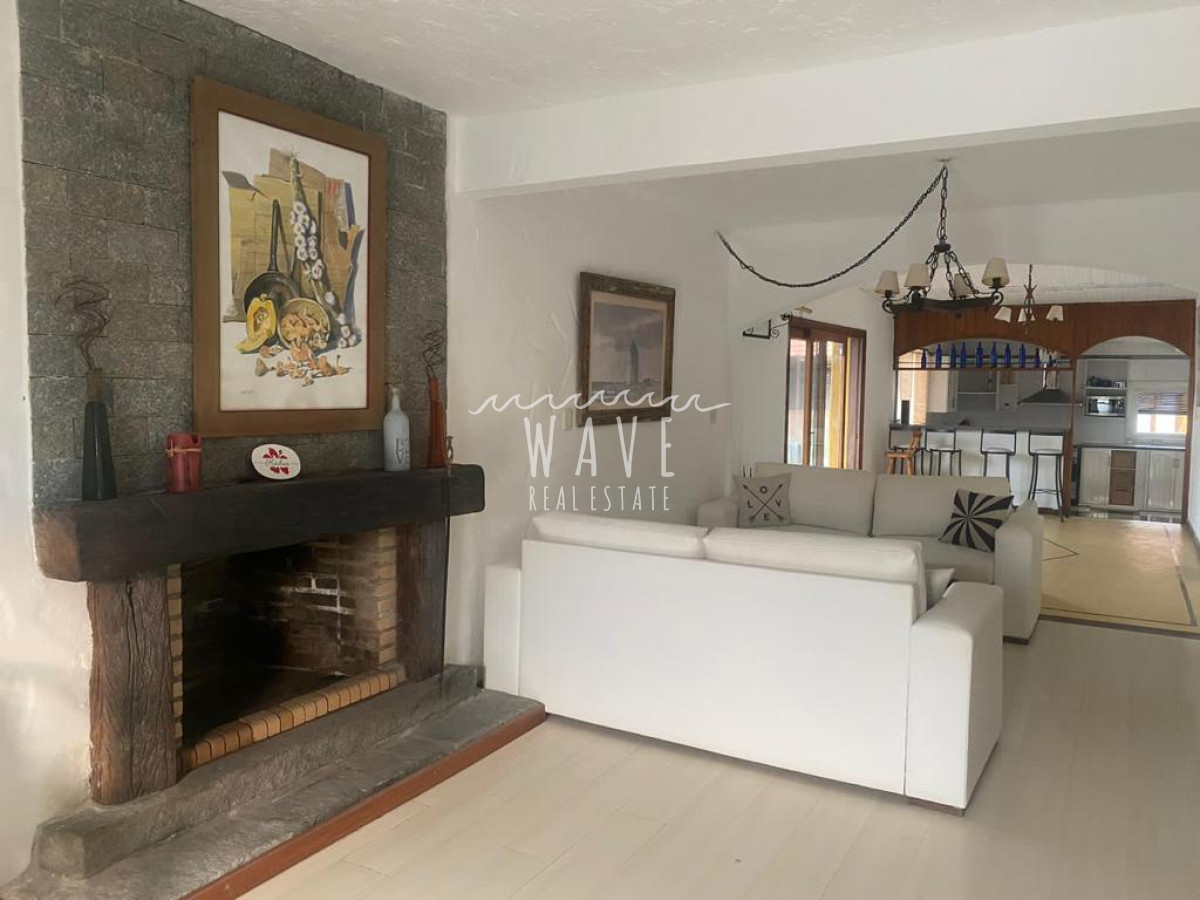 Casa ID.1514 - Manantiales, muy cerca de la playa y a pasos del centro comercial.
