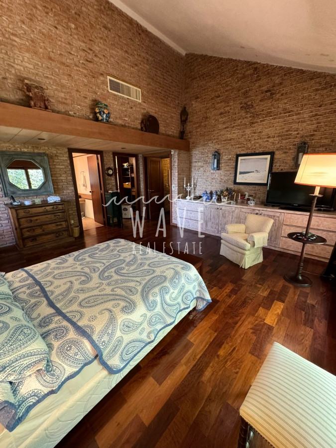 Casa ID.4421 - Venta espectacular Casa de 4 dormitorios en Mansa, Punta del este 