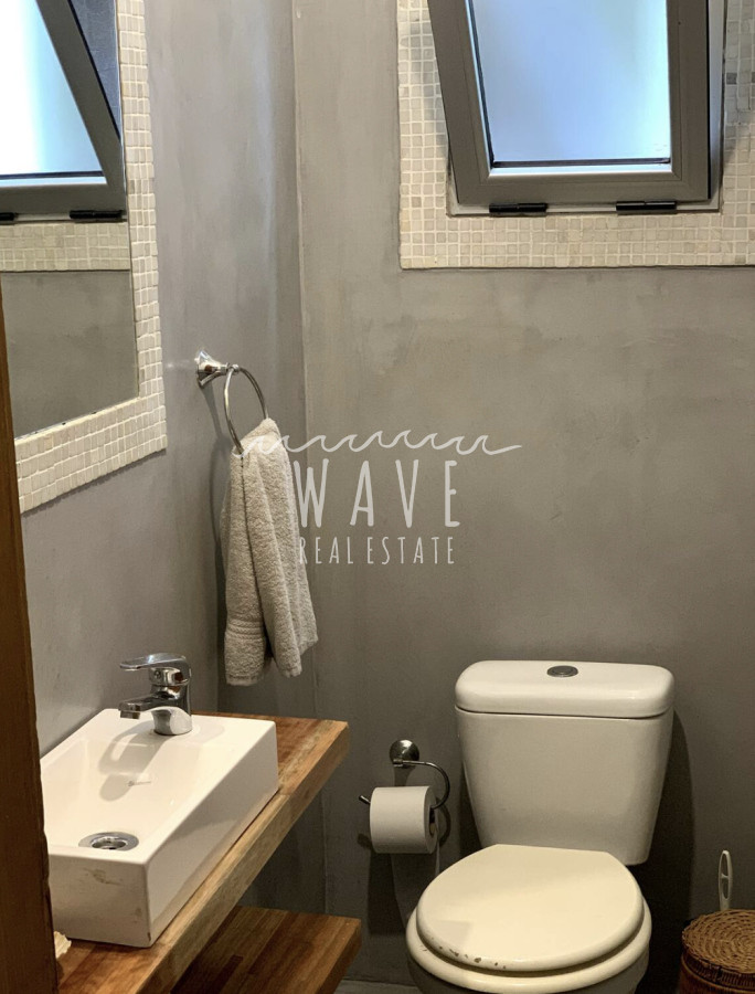 Casa ID.4716 - Venta de casa en El Tesoro,4 dormitorios y piscina.