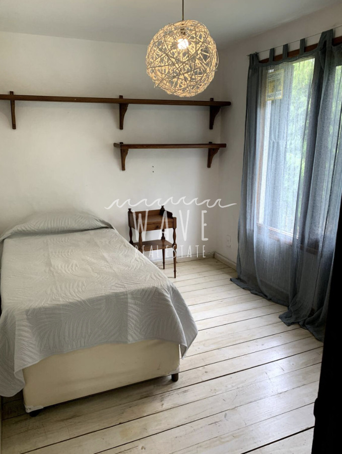 Casa ID.4716 - Venta de casa en El Tesoro,4 dormitorios y piscina.