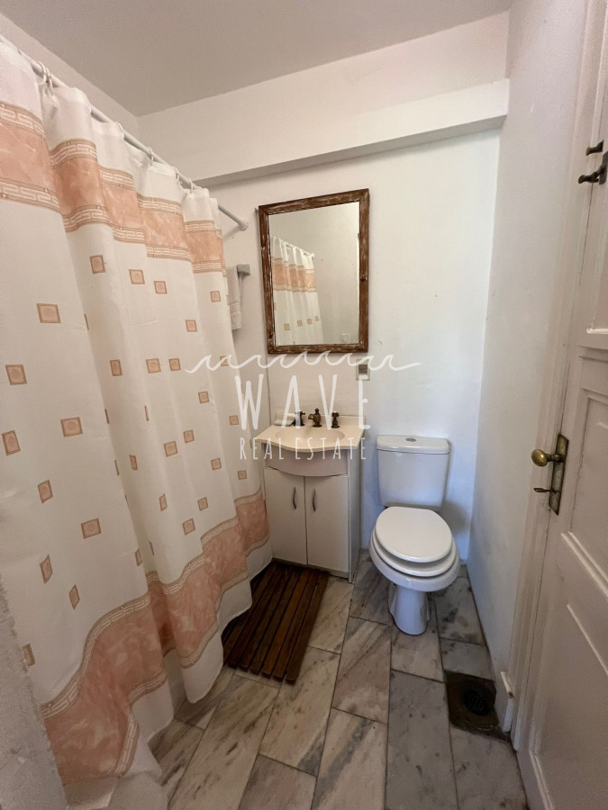 Casa ID.4376 - Alquiler de Verano, Casa con 5 dormitorios en Rincón del indio con piscina 4 mil mts de jardín 