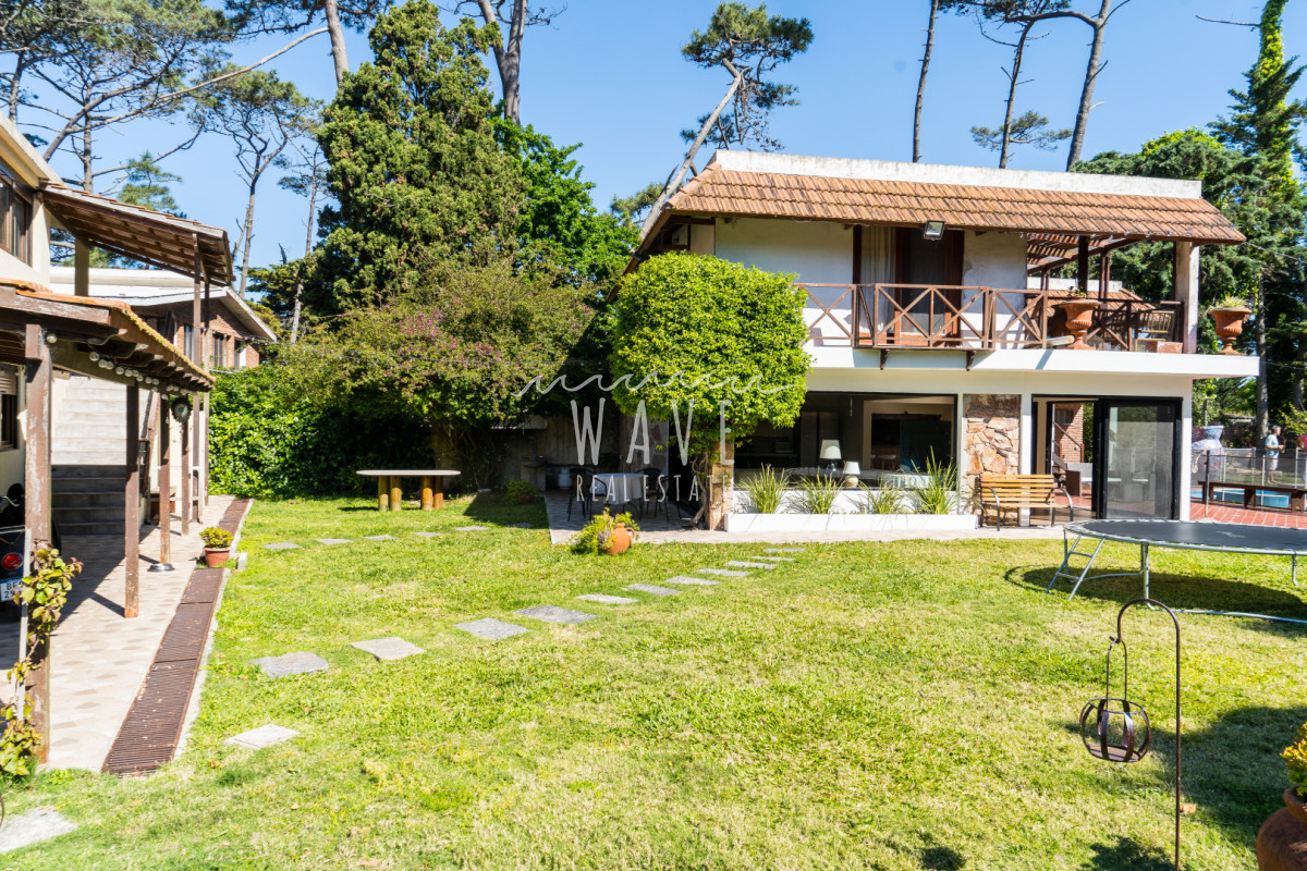 Casa ID.5035 - Alquiler temporal Casa San Rafael Punta del Este, 8 suites, 200 mts del mar! 