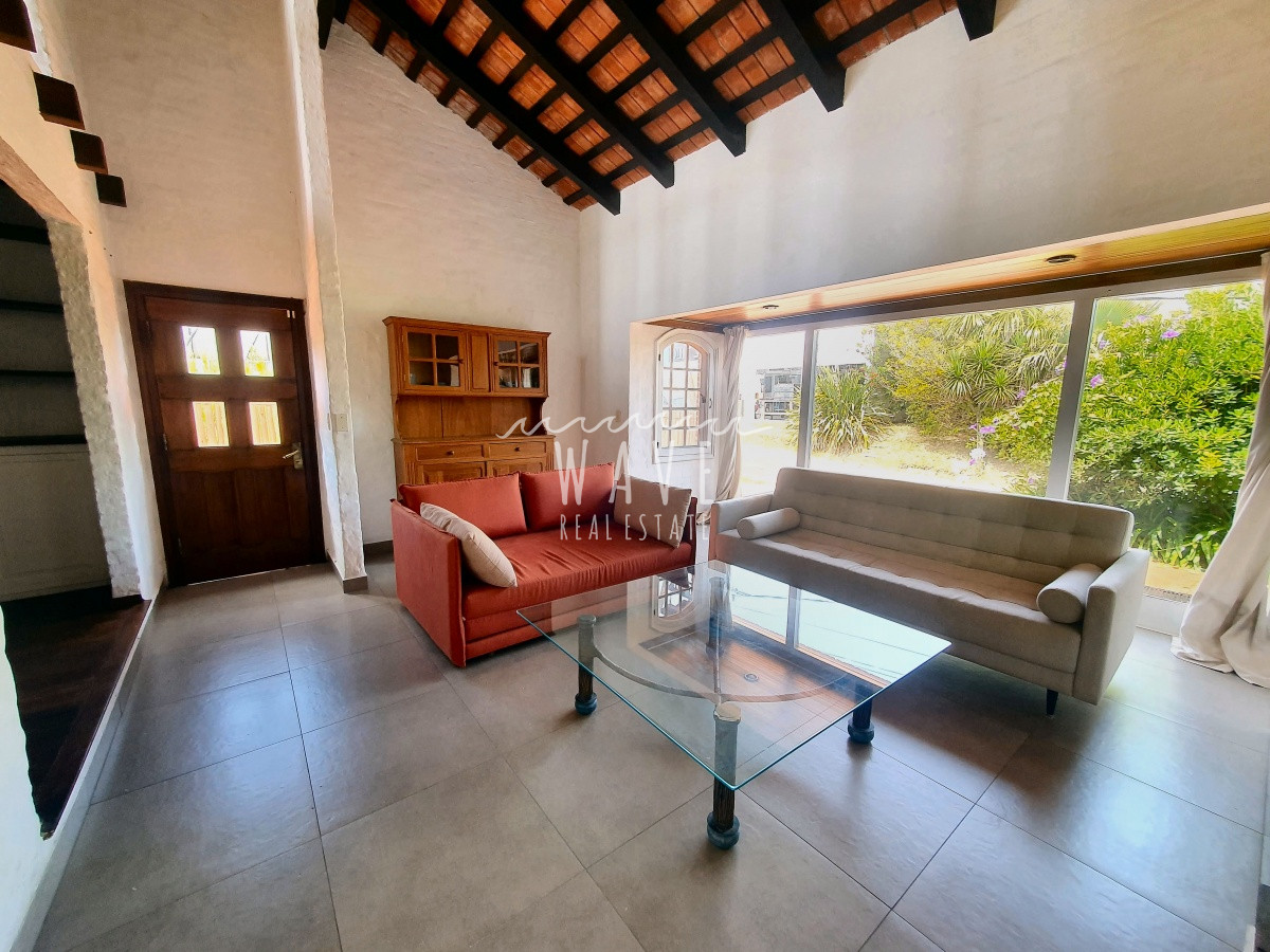 Casa ID.1391 - VENTA Y ALQUILER DE CASA DE 3 DORMITORIOS, 2 SUITES Y 3 BAÑOS EN LA BARRA