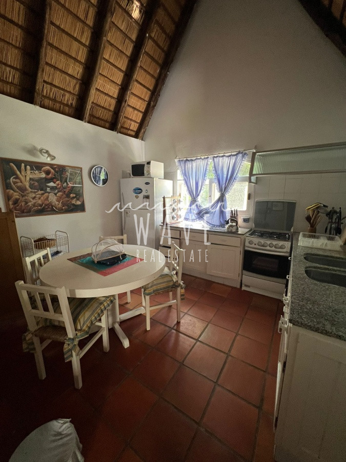 Casa ID.892 - Casa en Alquiler temporal , con 2 dormitorios en La Barra , además jardín y parrillero 