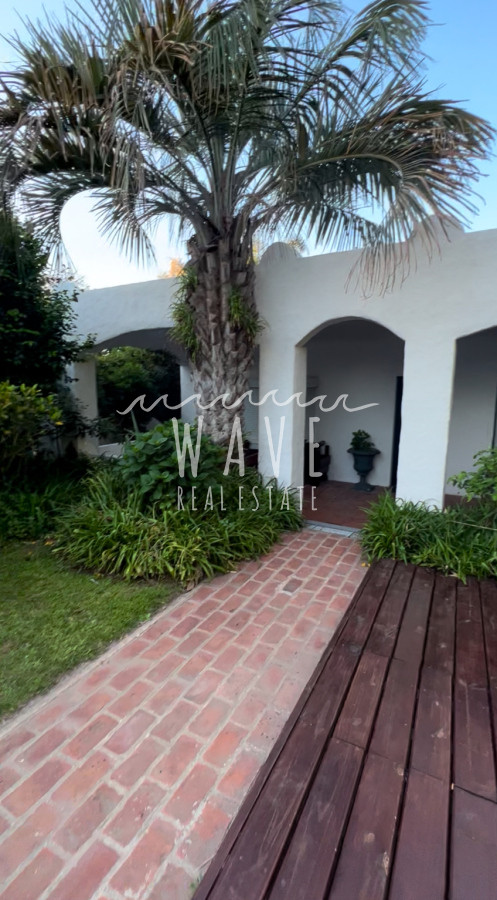 Casa ID.1040 - Alquiler Temporal La Barra, zona céntrica, a 1 cuadra Ruta 10, Ideal familias numerosas.