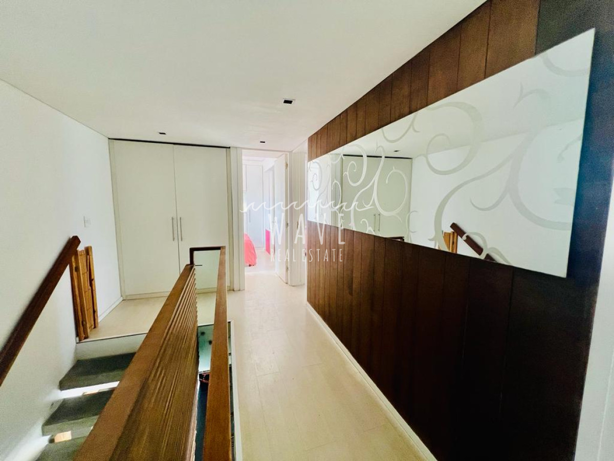 Casa ID.3971 - Venta de casa en Barrio Privado 400 m2 construidos. 