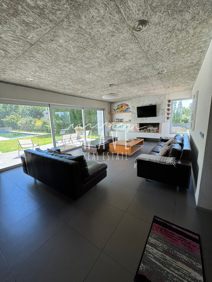 Casa ID.4659 - Venta Casa en Barrio privado, Punta del Este 