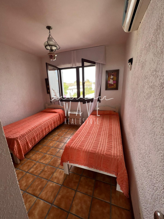Casa ID.3683 - Manantiales, a metros de Ruta 10, zona céntrica, 3 dormitorios, piscina.