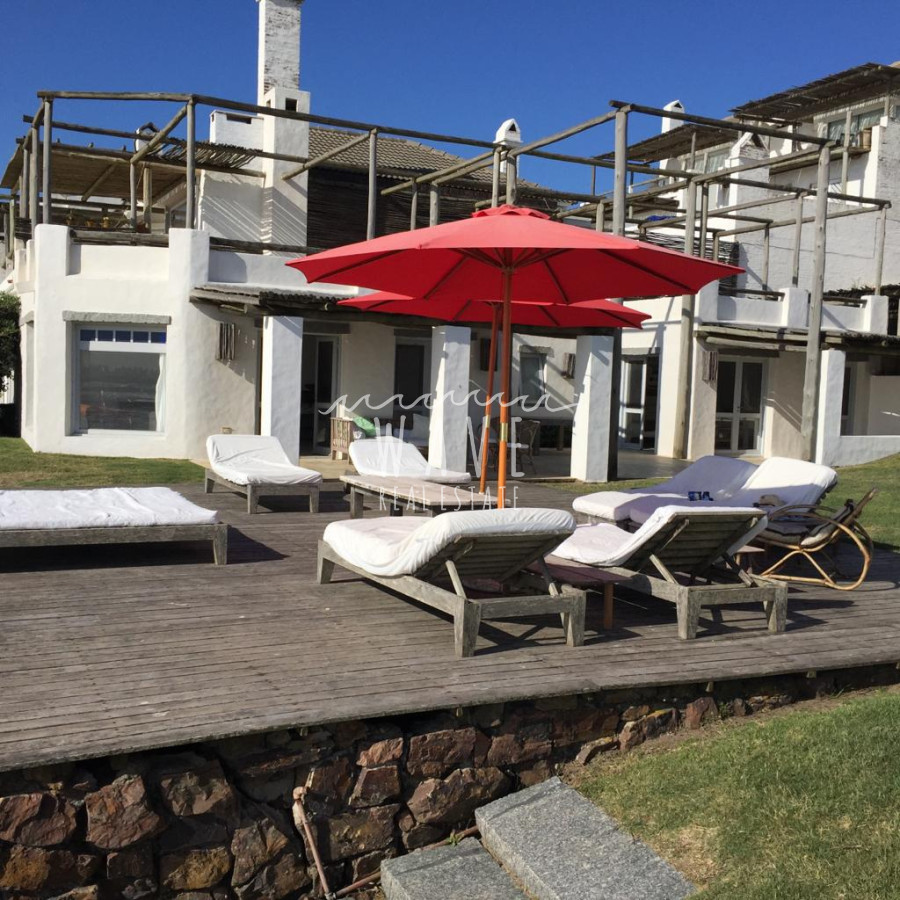 Casa ID.4875 - Alquiler de Casa con 7 dormitorios en La Barra, ubicada frente al mar