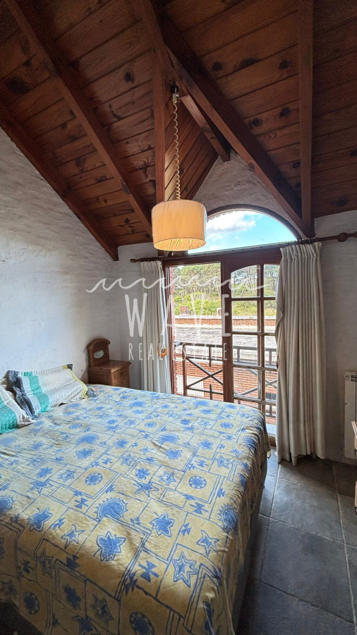 Casa ID.4714 - Casa en alquiler temporal en Manantiales, 4 dormitorios.