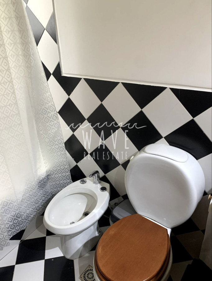 Casa ID.4716 - Venta de casa en El Tesoro,4 dormitorios y piscina.