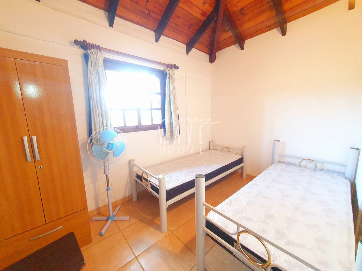 Casa ID.1222 - Venta de casa de 3 dormitorios y servicio en barrio Cantegril, Punta del Este.