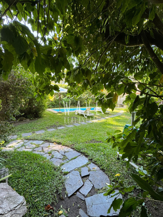 Casa ID.4536 - Venta espectacular casa 4 dormitorios, Cantegril , Punta del Este 