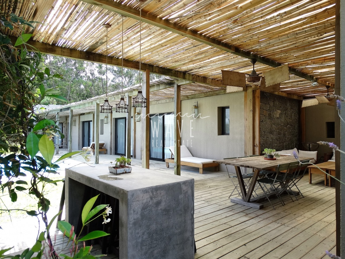 Casa ID.872 - CONFORTABLE CASA EN BARRIO CON SEGURIDAD A METROS DEL MAR. 