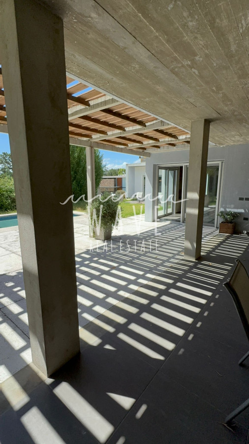 Casa ID.4659 - Venta Casa en Barrio privado, Punta del Este 