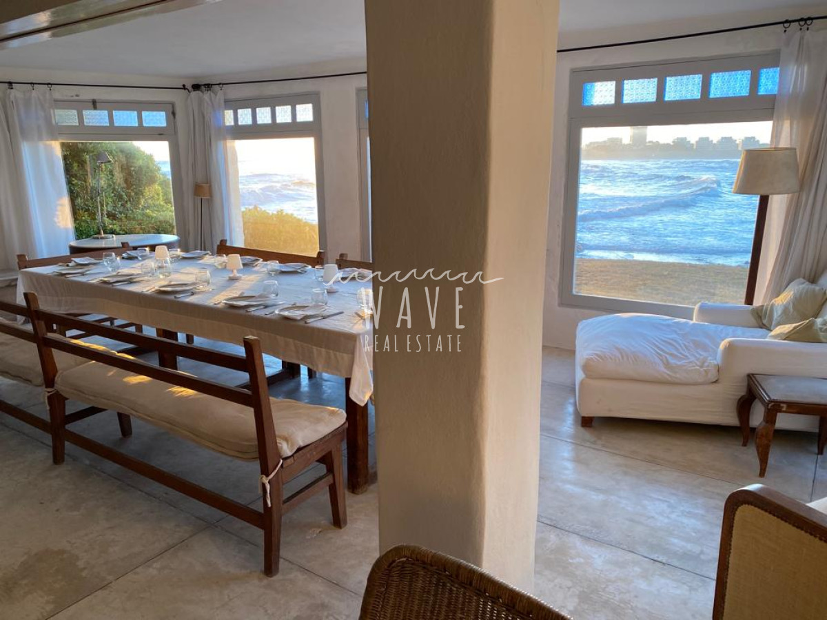 Casa ID.4875 - Alquiler de Casa con 7 dormitorios en La Barra, ubicada frente al mar