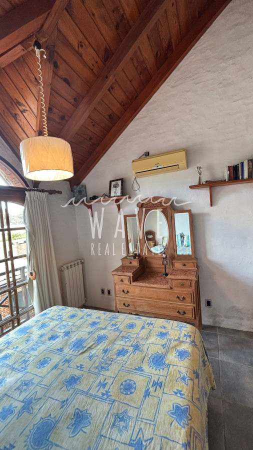 Casa ID.4714 - Casa en alquiler temporal en Manantiales, 4 dormitorios.