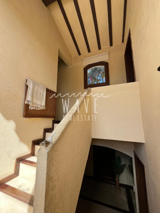 Casa ID.5152 - Alquiler Temporal Casa en Mansa, 3 dormitorios, dependencia de servicio, piscina, jardín.