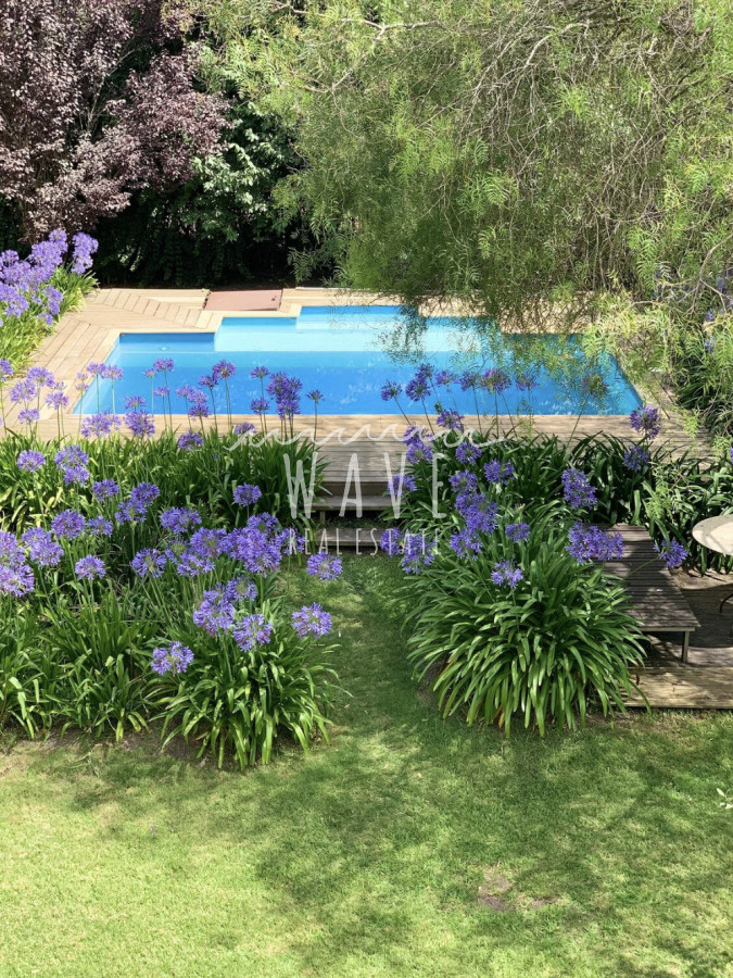 Casa ID.4716 - Venta de casa en El Tesoro,4 dormitorios y piscina.