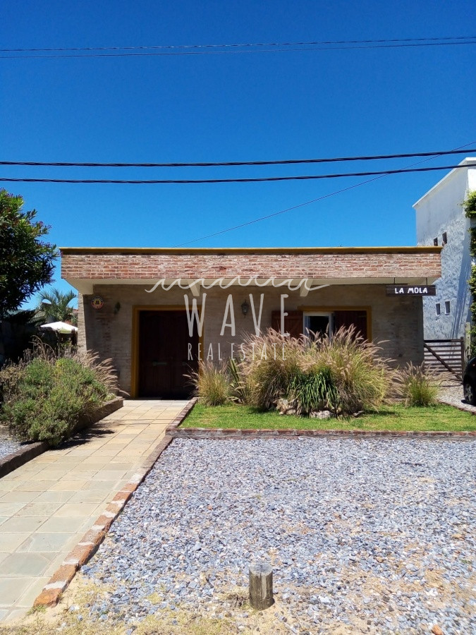 Casa ID.1514 - Manantiales, muy cerca de la playa y a pasos del centro comercial.