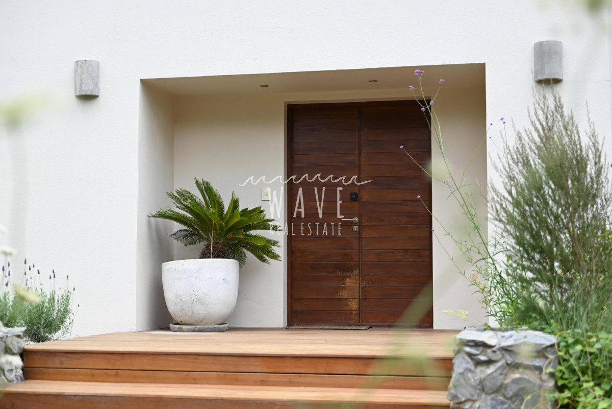 Casa ID.4664 - La Barra, a 5 minutos de todo, en entorno de chacras, 4 dormitorios, piscina, gran jardín.