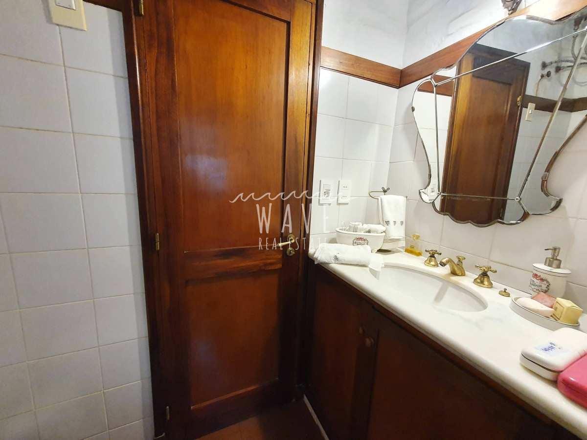 Casa ID.11 - Casa de 2 dormitorios + oficina + dormitorio de servicio a 150 mts del Mar en Playa Brava