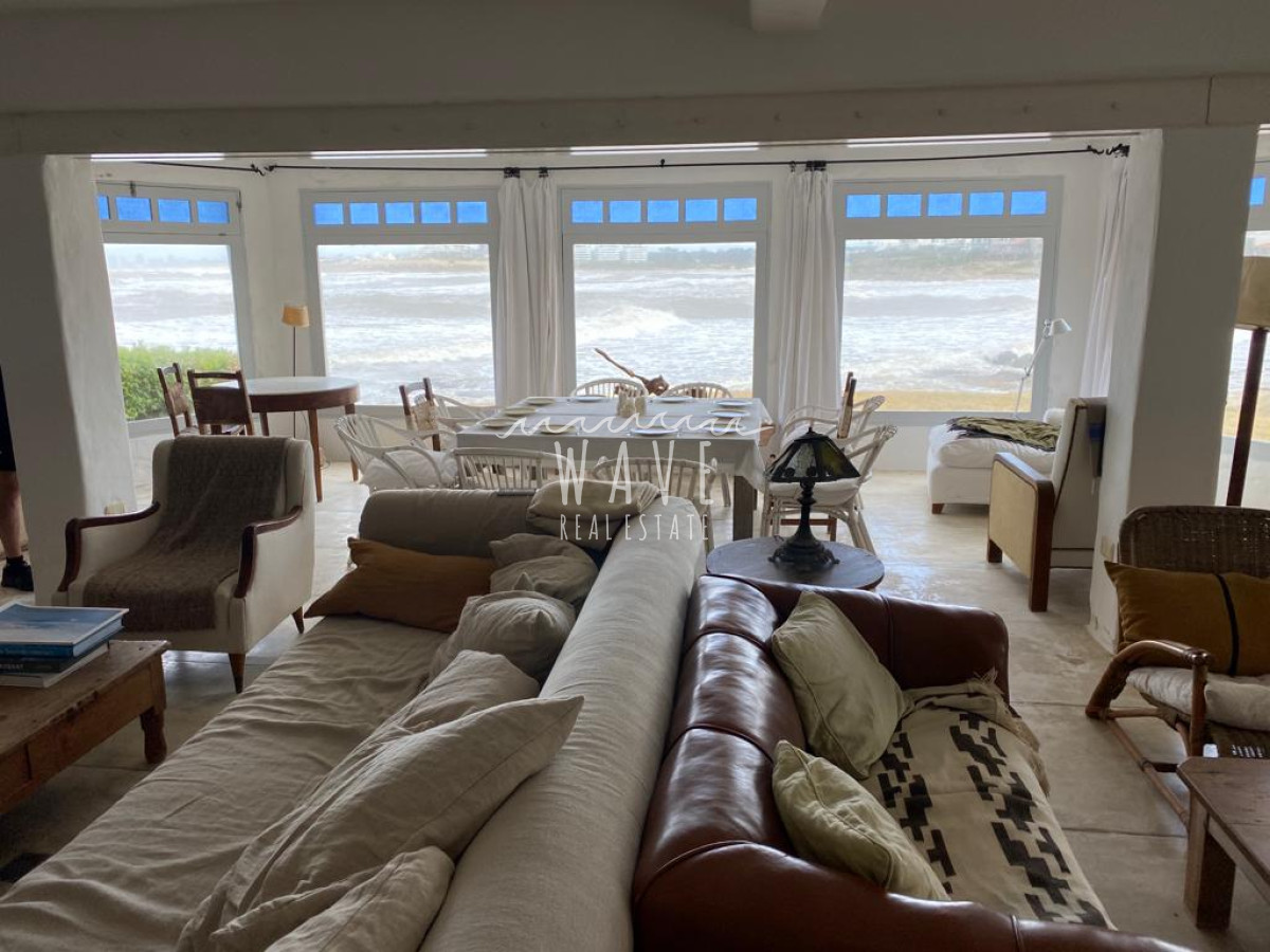 Casa ID.4875 - Alquiler de Casa con 7 dormitorios en La Barra, ubicada frente al mar