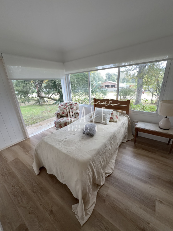Casa ID.5473 - Venta de casa de 5 dormitorios en El Golf, Punta del Este