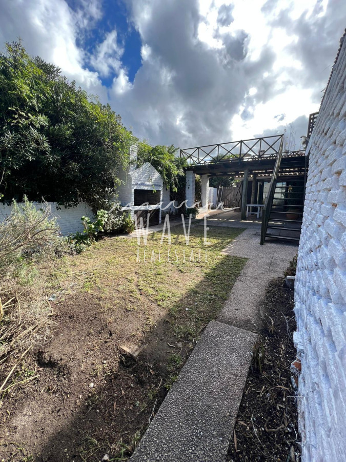 Casa ID.1127 - La Barra, 3 dormitorios, 3 baños, suite con vista al mar, céntrica. 