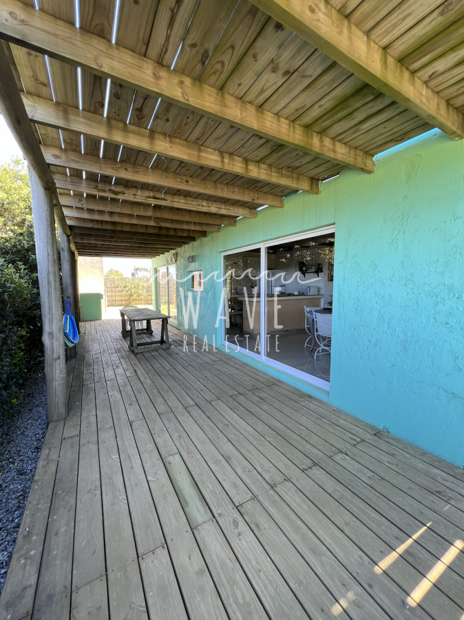 Casa ID.802 - Casa en Alquiler Temporal de Verano, con 3 dormitorios, en Balneario Buenos Aires, 50 metros del mar
