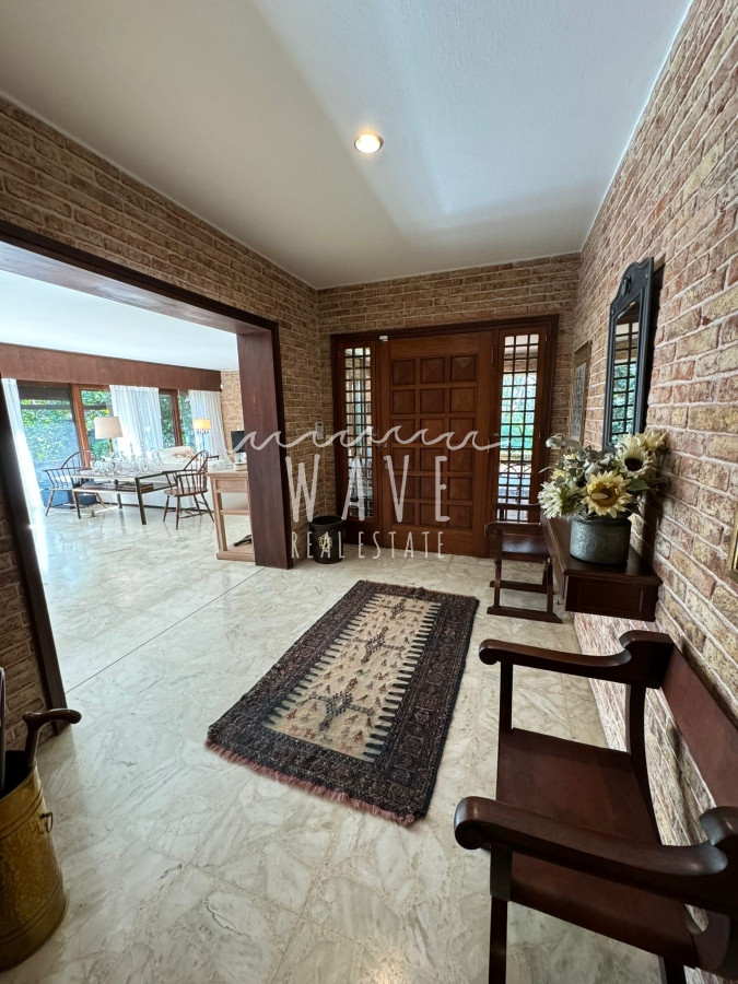 Casa ID.4421 - Venta espectacular Casa de 4 dormitorios en Mansa, Punta del este 