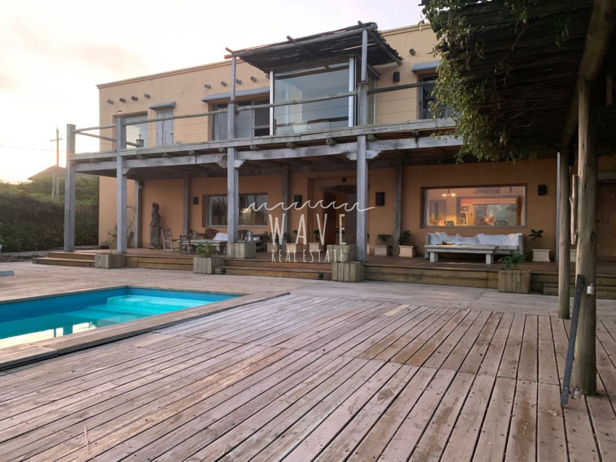 Casa ID.5179 - Venta de casa de 5 dormitorios en Punta Piedras, Manantiales