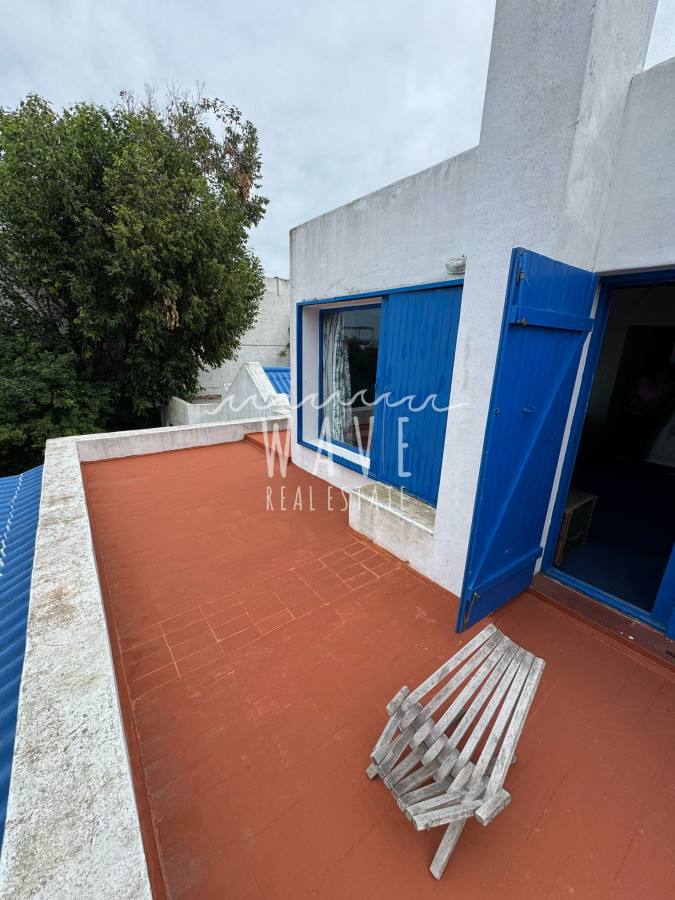 Casa ID.4822 - Venta de casa sobre Ruta 10, La Barra, con 3 dormitorios y 1000 metros de terreno